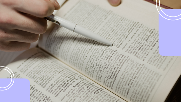 Dùng bút để rà cũng giúp tăng tốc độ đọc IELTS Reading