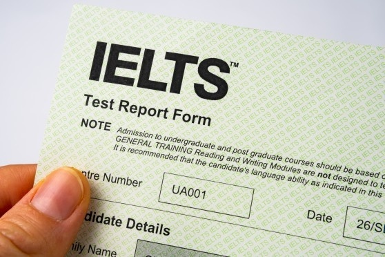 Nhiều trường đại học tự chủ quy đổi điểm IELTS để xét tuyển đại học 2026