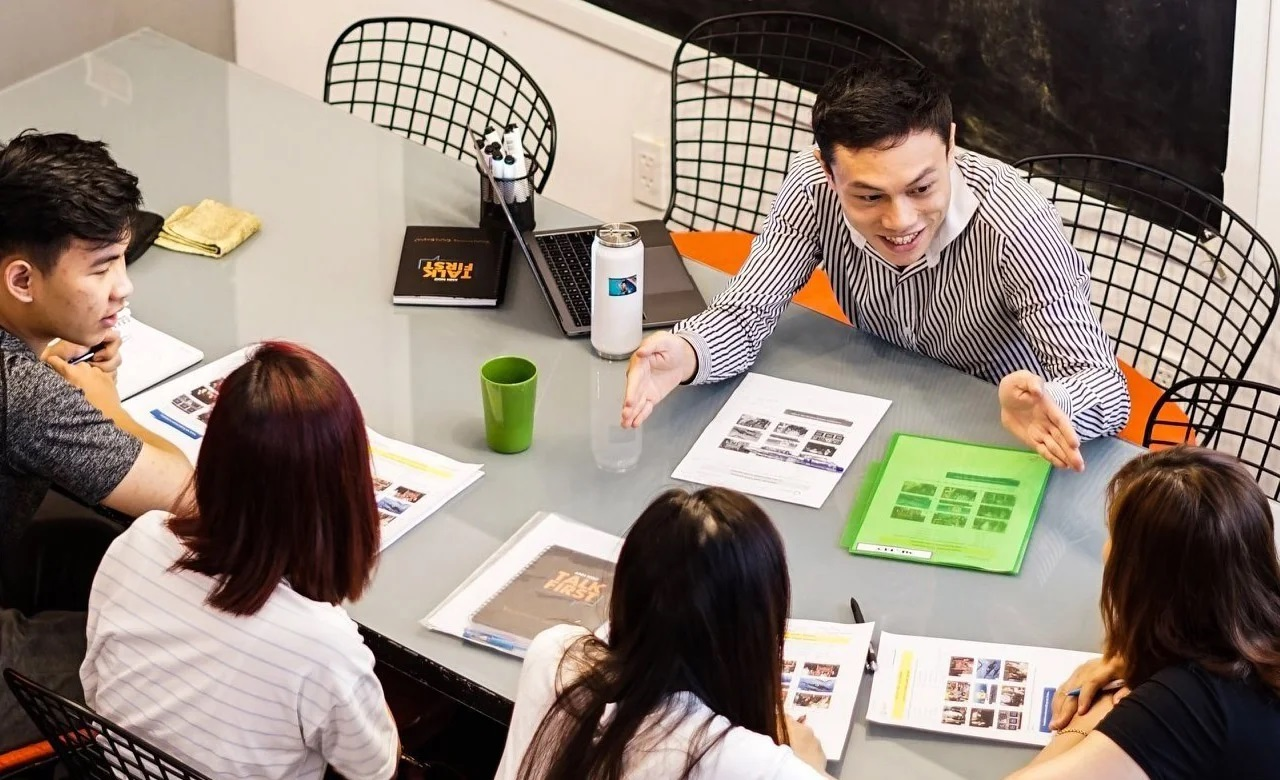 TalkFirst là một trung tâm Tiếng Anh ở Phú Nhuận chú trọng nhiều vào giao tiếp