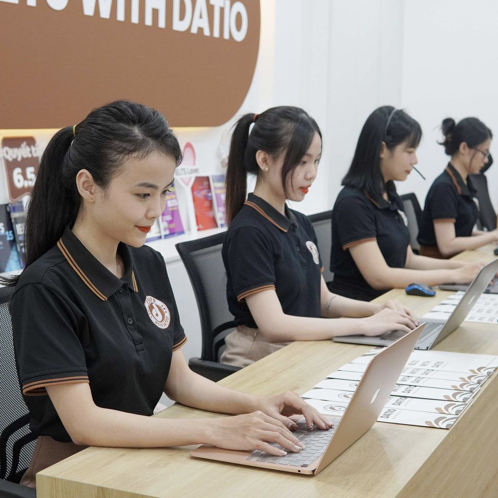 Đội ngũ nhân viên chuyên nghiệp tại IELTS With Datio